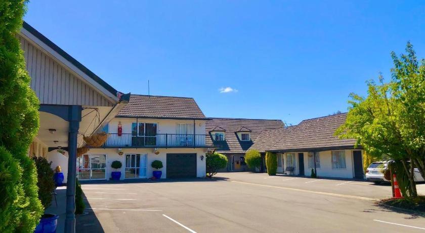 Christchurch Motel 4*